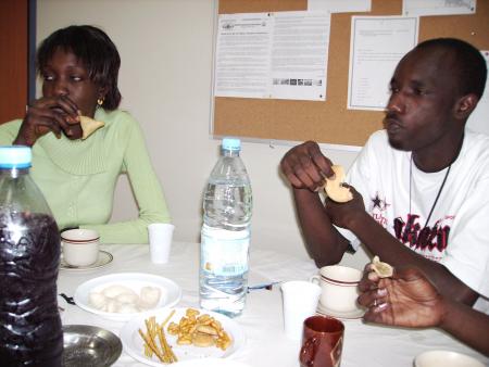 en compagnie de adji may&eacute; afia fm